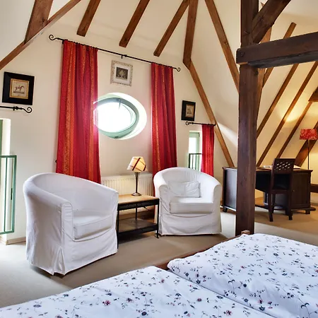 Zum Hauenden Schwein 3*